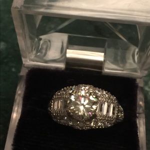 2 ct. Colorless moissanite